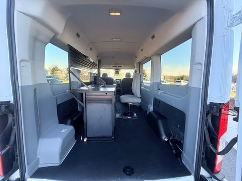 Used 2018 Ford Transit 150 XLT RWD image 42