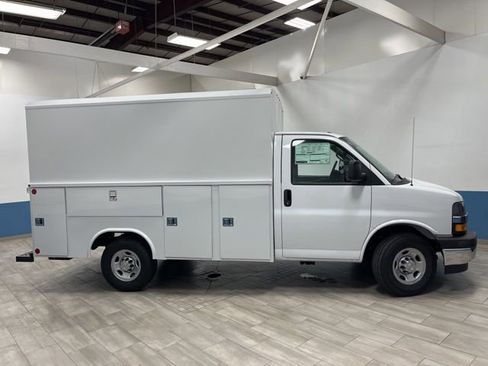New 2025 Chevrolet Express 3500 Work Van w/ Power Convenience Package image 2
