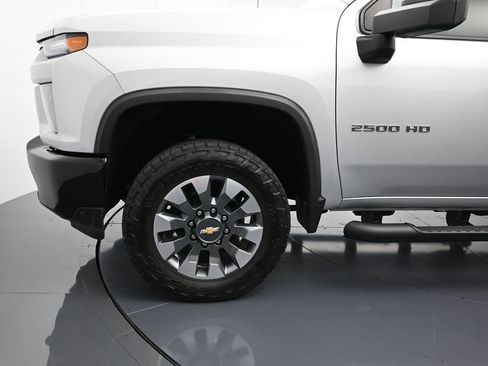 Used 2022 Chevrolet Silverado 2500 Custom w/ Custom Value Package image 10