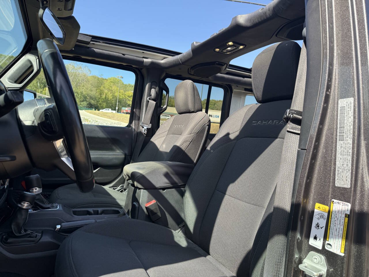 Used 2019 Jeep Wrangler Unlimited Sahara w/ Safety Group AWD/4WD image 7
