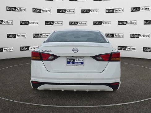 Used 2025 Nissan Altima 2.5 SV FWD image 5