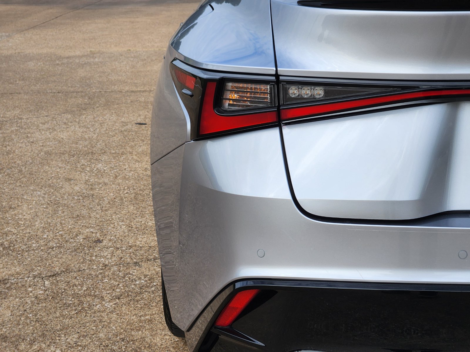 Used 2023 Lexus IS 350 F Sport RWD image 9