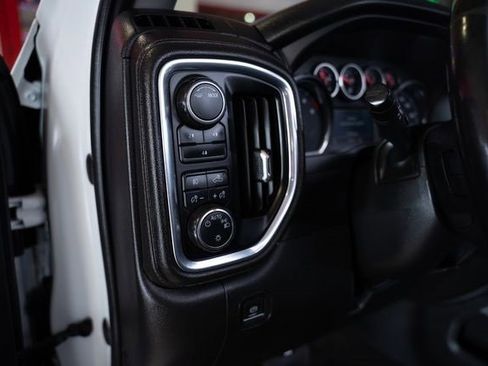 Used 2022 Chevrolet Silverado 3500 LT w/ Convenience Package image 15