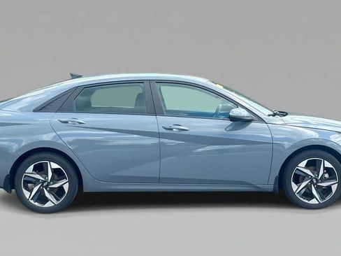 Used 2023 Hyundai Elantra SEL w/ Convenience Package FWD image 6
