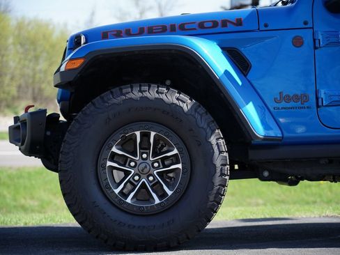 Used 2024 Jeep Gladiator Rubicon AWD/4WD image 11