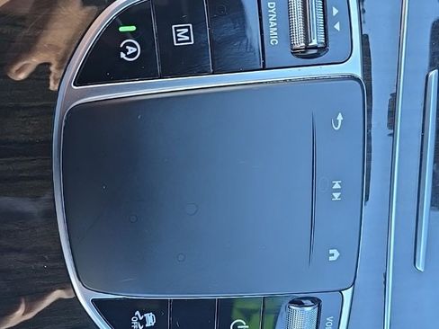 Used 2020 Mercedes-Benz GLC 300 4MATIC image 27