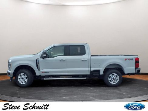 New 2026 Ford F250 XLT w/ XLT Premium Package AWD/4WD image 2