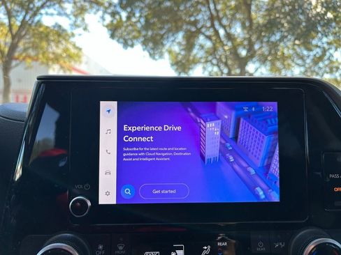 Used 2023 Toyota Highlander LE image 24