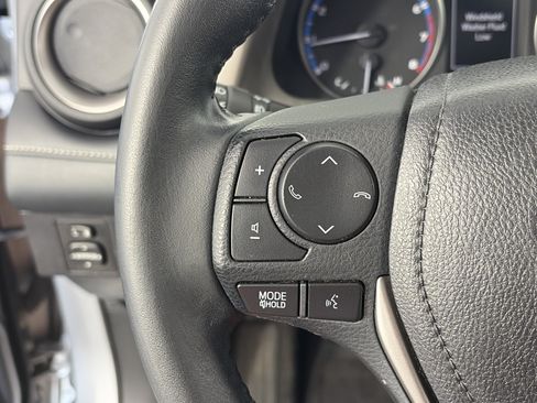 Used 2018 Toyota RAV4 XLE FWD image 29