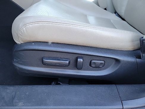 Used 2017 Honda Accord Touring image 10