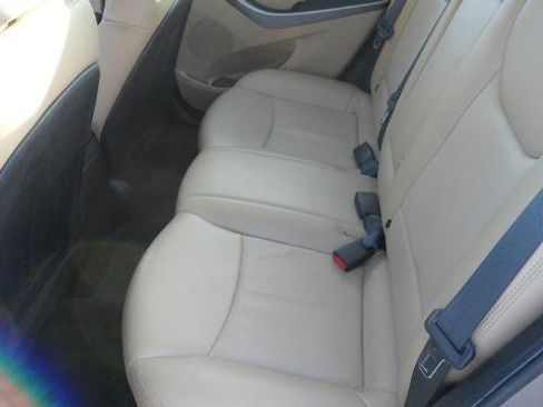 Used 2013 Hyundai Elantra GLS w/ Preferred Pkg image 16