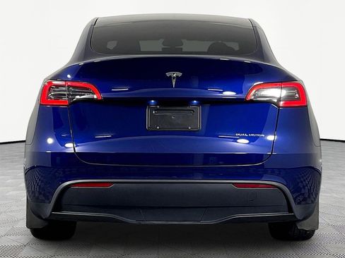 Used 2024 Tesla Model Y Long Range AWD/4WD image 5