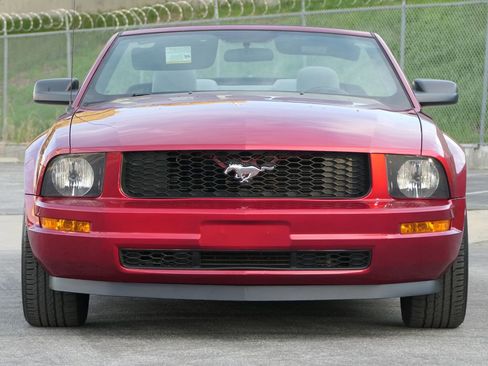 Used 2006 Ford Mustang Premium image 8