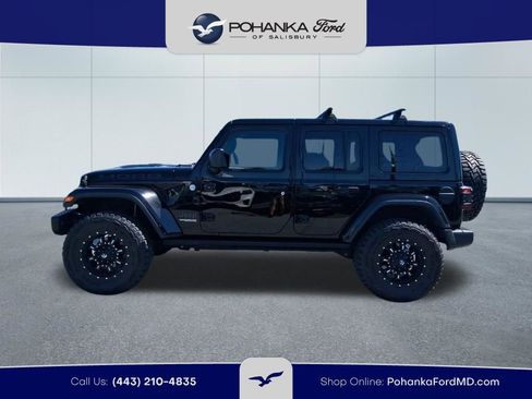 Used 2019 Jeep Wrangler Unlimited Sahara w/ Quick Order Package 24M Moab image 8