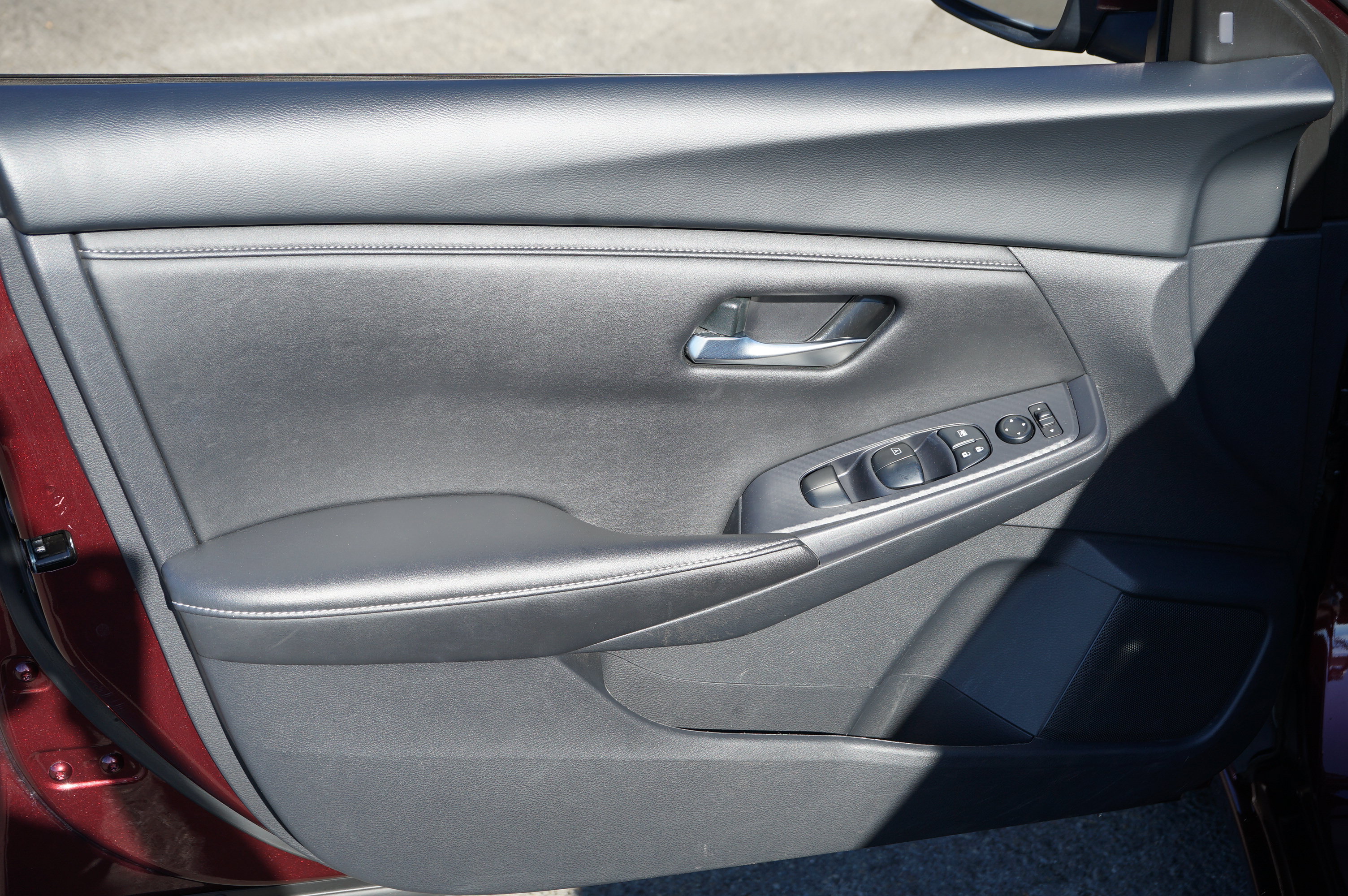 Used 2024 Nissan Sentra SV FWD image 25