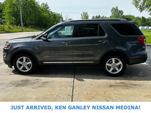 Used 2016 Ford Explorer XLT w/ Equipment Group 202A AWD/4WD image 6