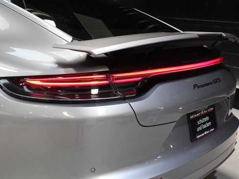 Used 2022 Porsche Panamera GTS AWD/4WD image 11