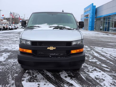 New 2025 Chevrolet Express 3500 w/ Driver Convenience Package image 16