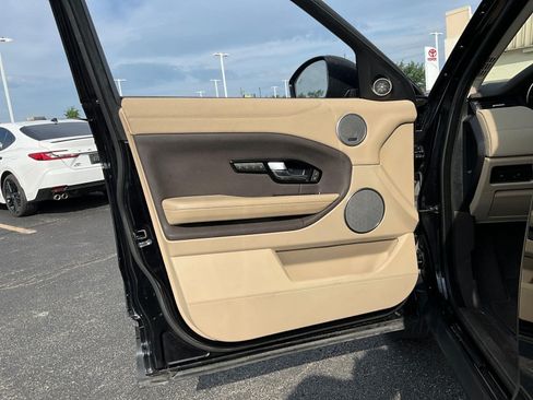 Used 2018 Land Rover Range Rover Evoque SE AWD/4WD image 18