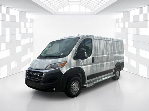 Used 2025 RAM ProMaster 2500 w/ U-Haul Equipment Group FWD image 3