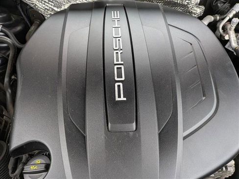 Used 2019 Porsche Macan image 22