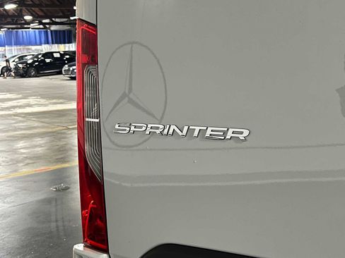 Used 2025 Mercedes-Benz Sprinter 2500 image 14