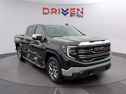 Used 2024 GMC Sierra 1500 SLT w/ SLT Premium Plus Package AWD/4WD image 8