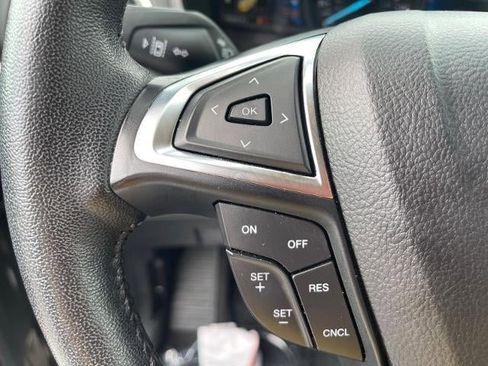 Used 2024 Ford Edge SEL image 7