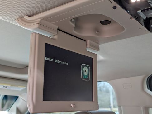 Used 2019 Chevrolet Tahoe LT image 19