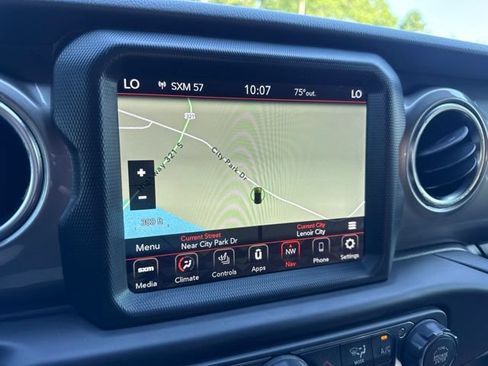 Used 2020 Jeep Wrangler Unlimited Sahara AWD/4WD image 20