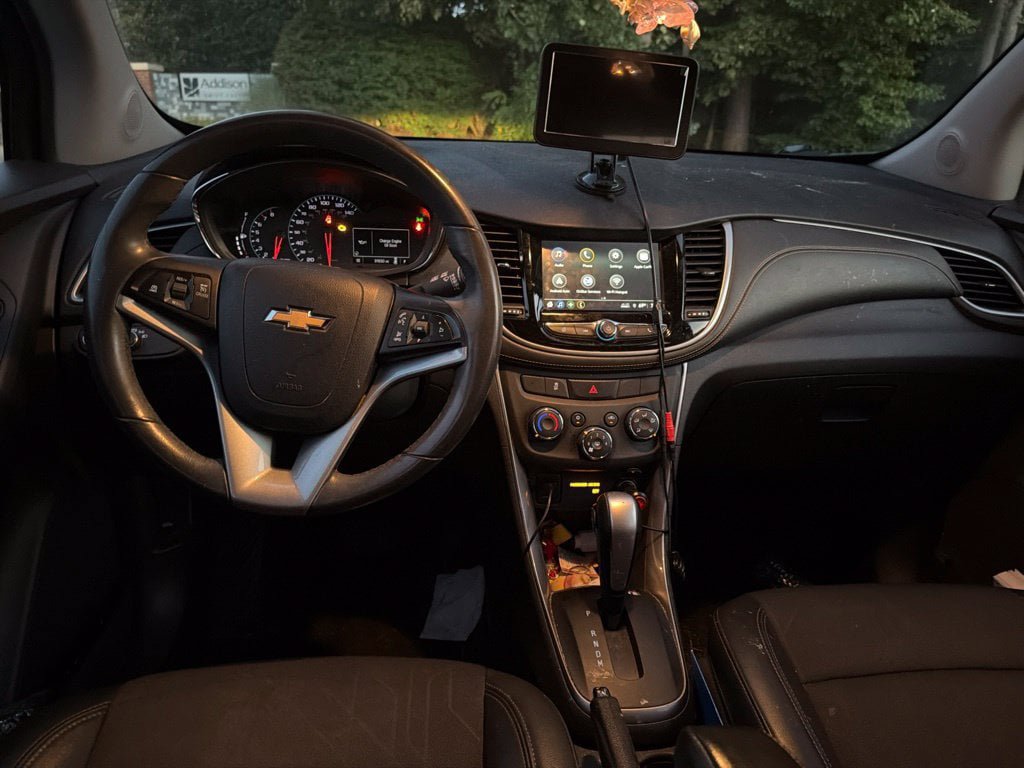 Used 2018 Chevrolet Trax LT w/ LT Convenience Package AWD/4WD image 9