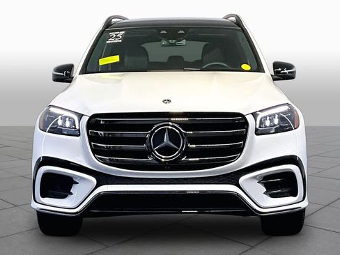 Used 2025 Mercedes-Benz GLS 450 4MATIC image 4