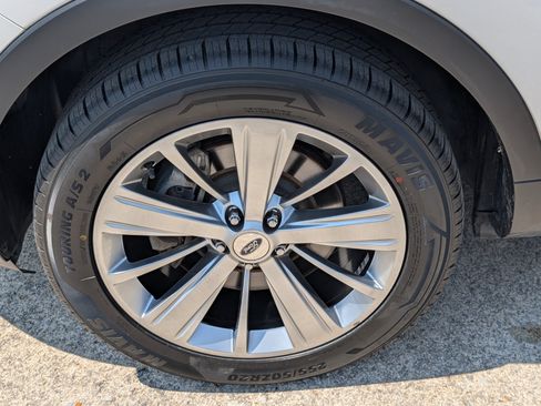 Used 2018 Ford Explorer Limited AWD/4WD image 25