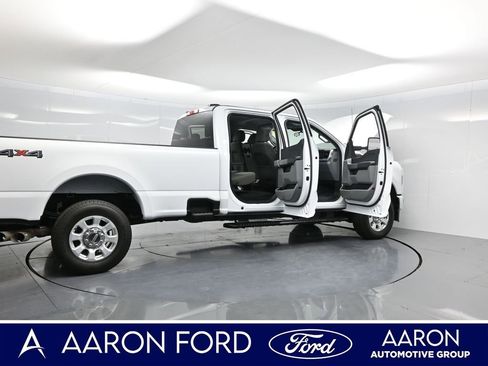 Used 2024 Ford F250 XLT image 4