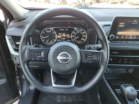 Used 2023 Nissan Rogue S image 16