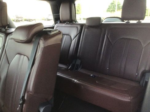 Used 2024 Ford Expedition Limited image 15