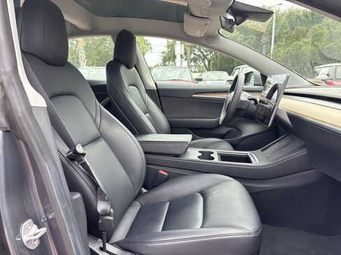 Used 2022 Tesla Model 3 Long Range AWD/4WD image 32