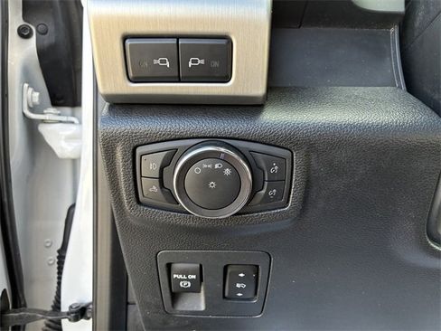 Used 2019 Ford F150 Platinum w/ Equipment Group 701A Luxury image 23