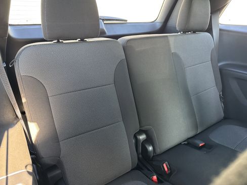 Used 2023 Chevrolet Traverse LT image 23