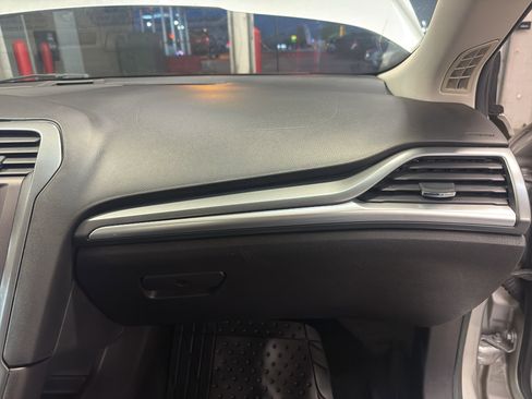Used 2016 Ford Fusion Titanium FWD image 21