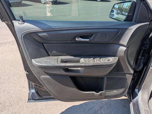 Used 2014 Chevrolet Traverse LT AWD/4WD image 16
