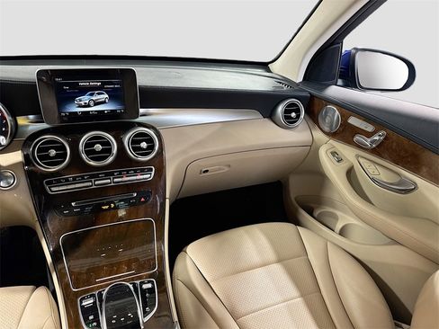 Used 2017 Mercedes-Benz GLC 300 image 25