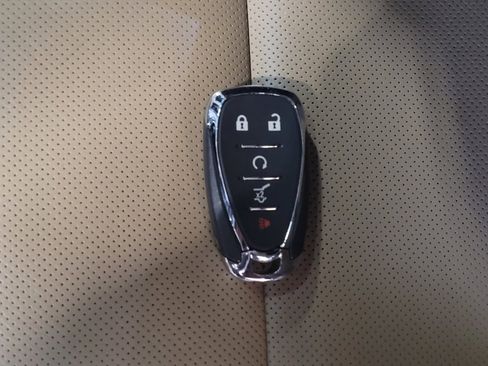 Used 2022 Chevrolet Equinox Premier image 32