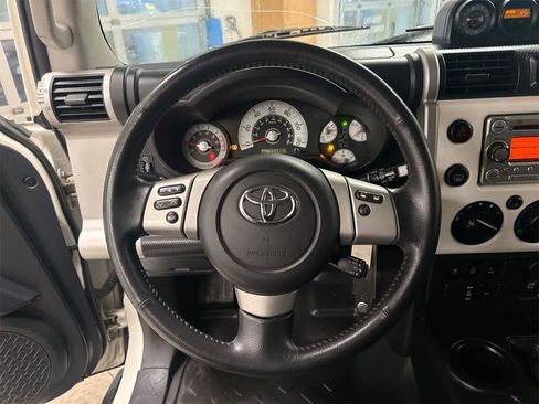 Used 2013 Toyota FJ Cruiser 4WD w/ Upgrade Pkg image 24