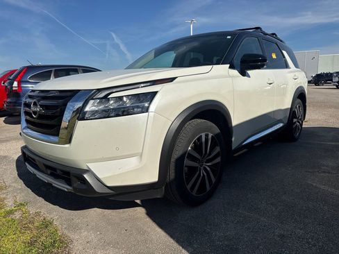 Used 2024 Nissan Pathfinder Platinum AWD/4WD image 1