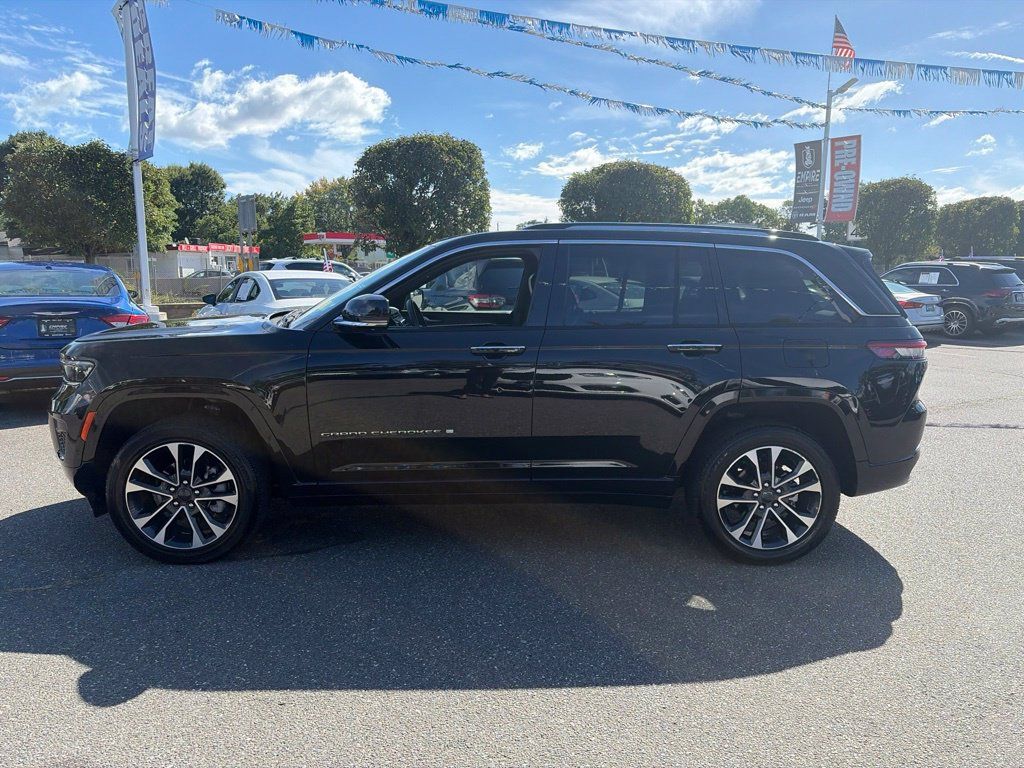 Used 2023 Jeep Grand Cherokee Overland w/ Adv Protech Group III AWD/4WD image 23