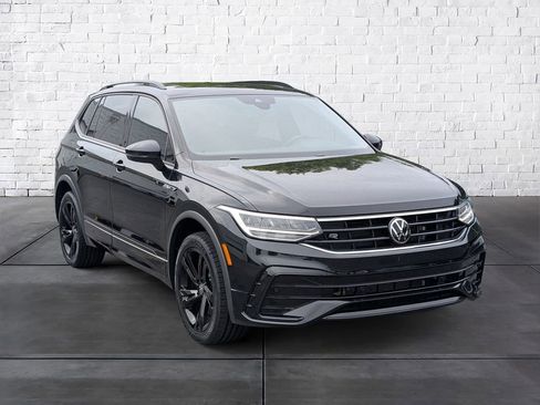 Used 2023 Volkswagen Tiguan SE R-Line FWD image 1
