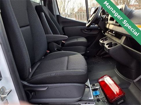 Used 2023 Mercedes-Benz Sprinter 3500 image 21