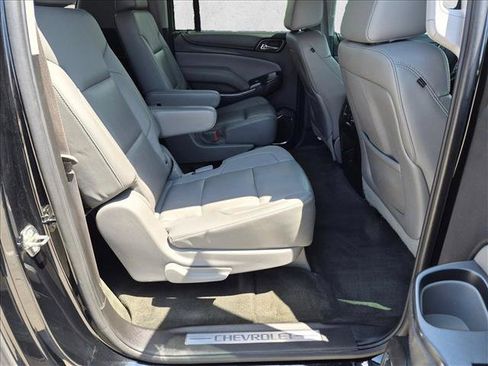 Used 2015 Chevrolet Suburban LT w/ Luxury Package AWD/4WD image 20