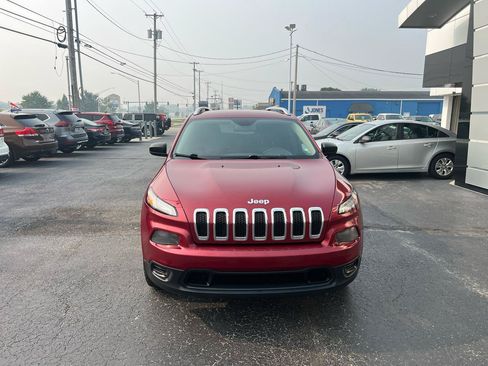 Used 2016 Jeep Cherokee Sport w/ Cold Weather Group AWD/4WD image 8